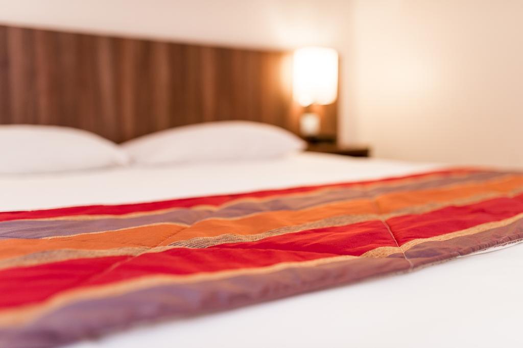 Hotel Eurocentre 2* Toulouse Nord Кастельно-д’Эстретефон Номер фото